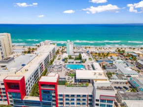 Amazing new condo in Hollywood Beach Accesses DIR BEACH